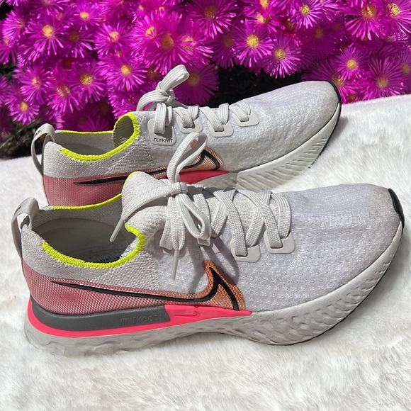 EUC Nike React Infinity Run Flyknit Women's Platinum Tint/Black-Pink Blast Sz 8 - Picture 4 of 8